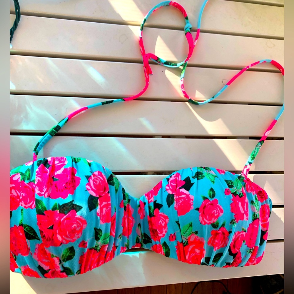 H & M Floral Pattern Bikini Top